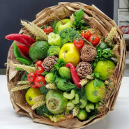 Оригинальный букет из овощей и фруктов